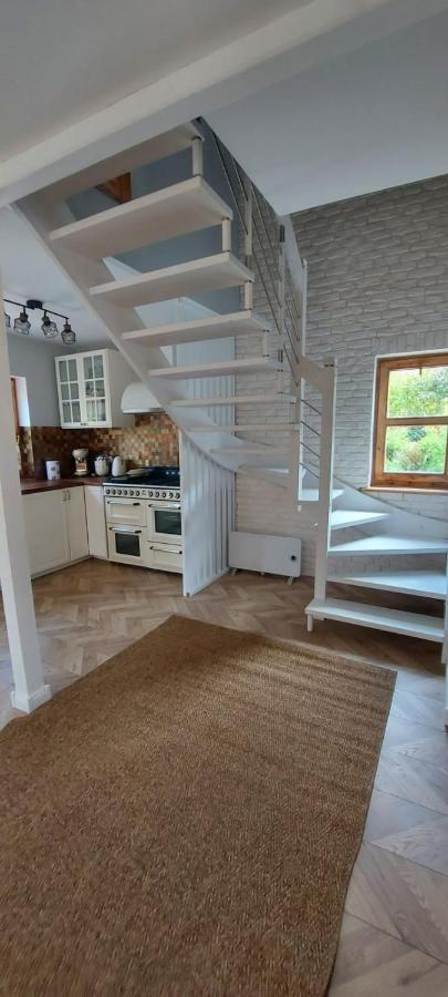 Przystanek Jeziorna 49 Villa Perlino